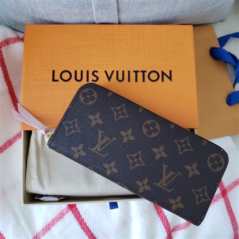 fake louis vuitton wristlet clutch|louis vuitton faux.